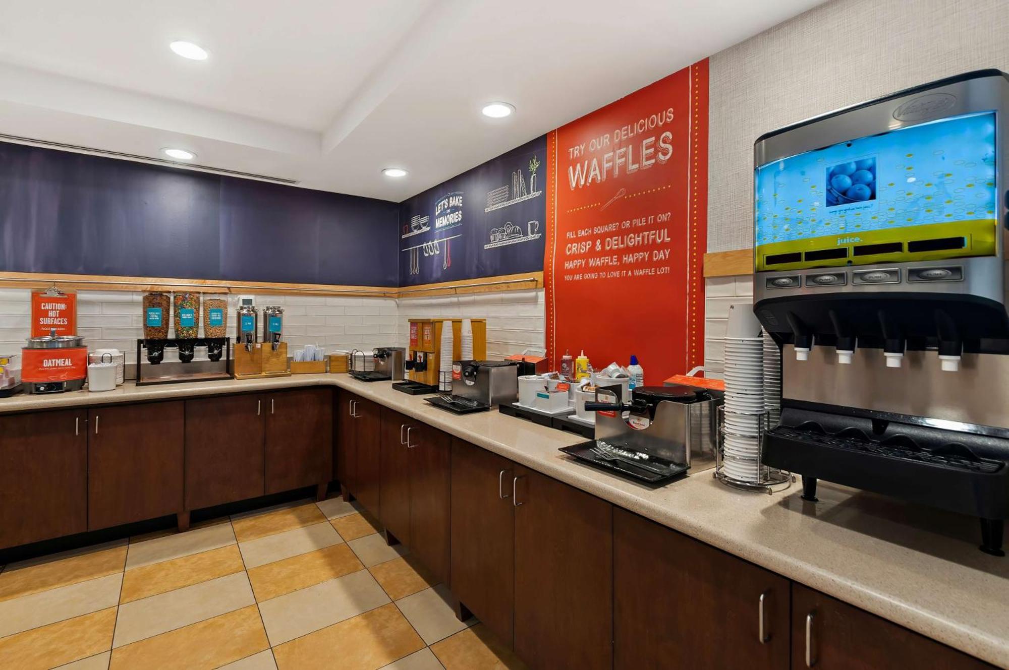 Hampton Inn & Suites Fort Belvoir Alexandria South Екстер'єр фото